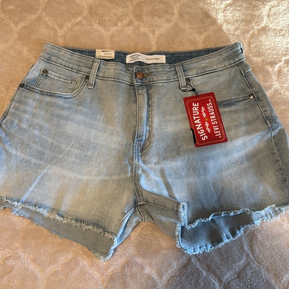 NWT LEVI SHORTS - Picture 3 of 14